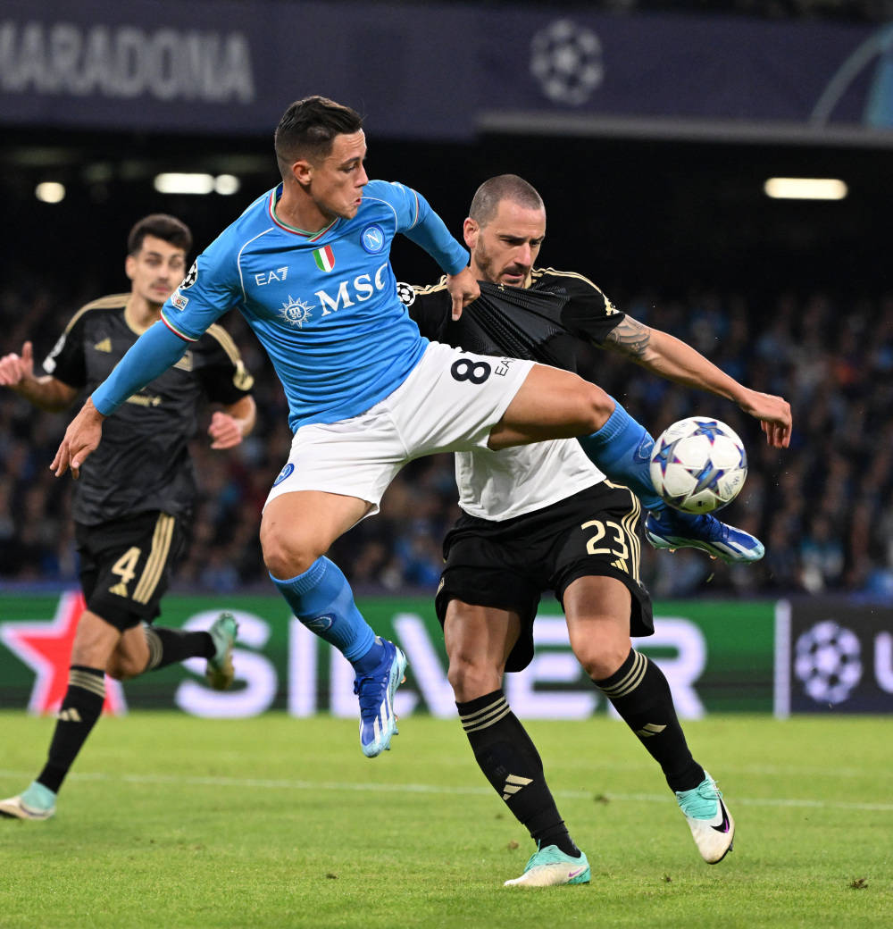 今晨突围战来临,埃因霍温围绕欧冠篮板制胜,更衣室稳定,细节决定成败(埃因霍温主教练) 今晨突围战来临,埃因霍温围绕欧冠篮板制胜,更衣室稳定,细节决定成败(埃因霍温主教练)