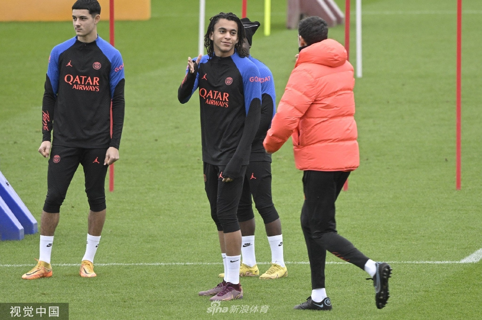 包含冲刺阶段塞维利亚备战法国杯，伤情更新细节曝光，气氛紧张，高层口径保持一致的词条